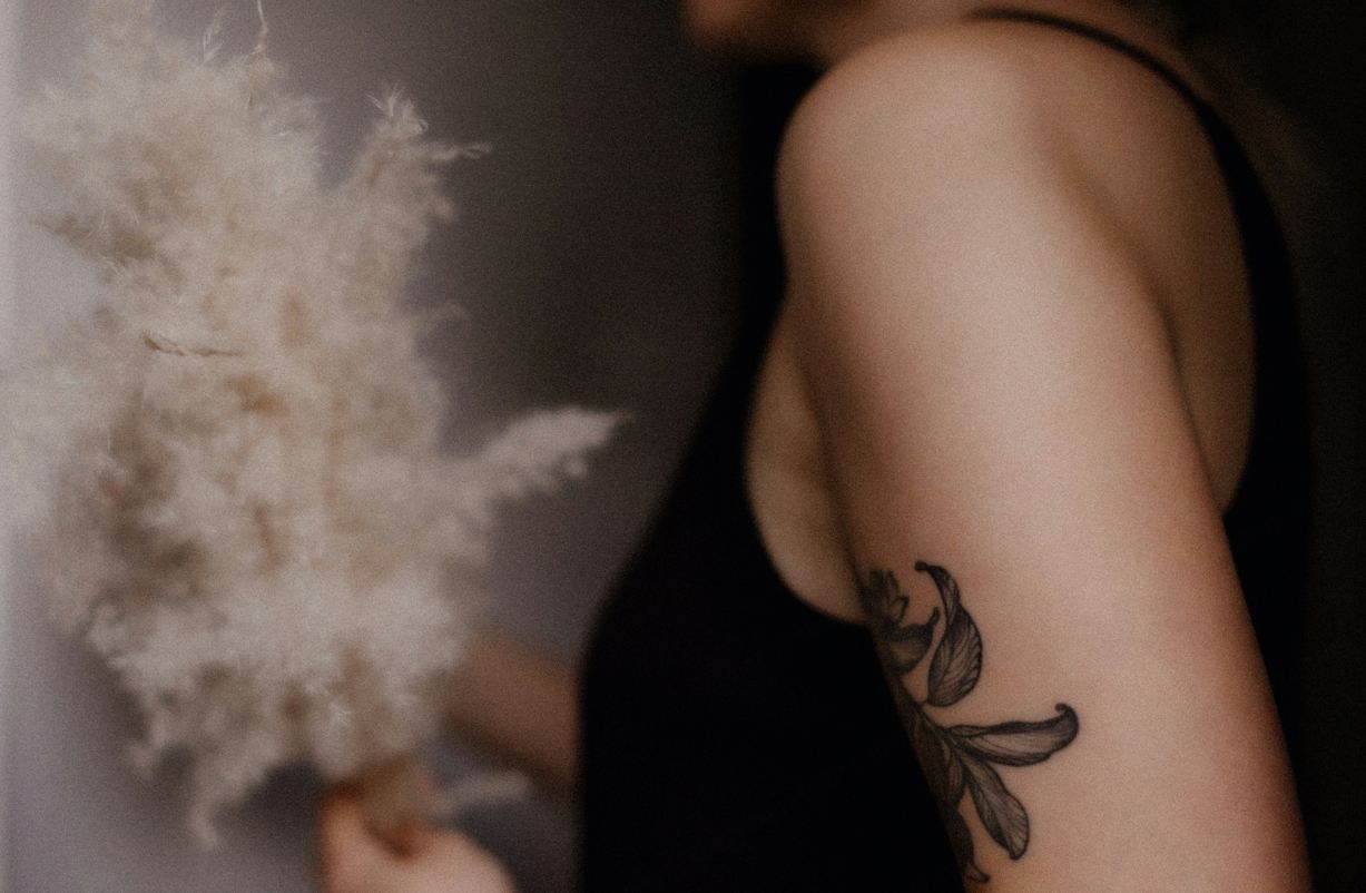 How to Remove Hair on Tattooed Skin Safely (5 Ways)