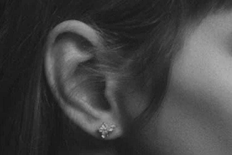 How to Remove Ear Hair: 5 Safe and Effective Ways